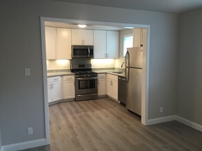 499 Evergreen Ave in Daly City, CA - Foto de edificio - Building Photo