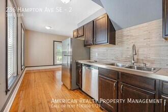 236 Hampton Ave SE in Grand Rapids, MI - Building Photo - Building Photo