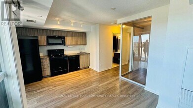 30-730 Meadowglen Pl in Toronto, ON - Building Photo - Building Photo