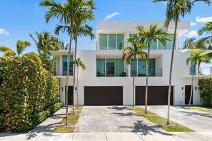 243 Venetian Dr in Delray Beach, FL - Building Photo