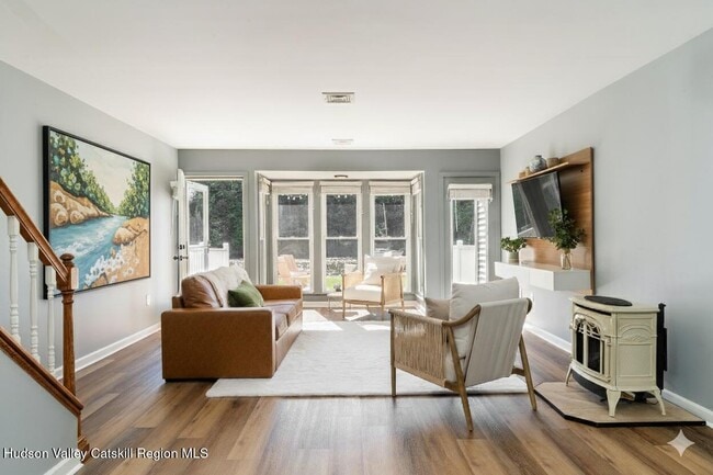 7 Marina Dr in Catskill, NY - Building Photo - Building Photo