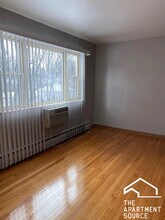 1653 Oakwood Ave in Des Plaines, IL - Building Photo - Building Photo