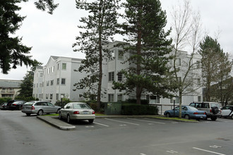 Winslow Manor in Bainbridge Island, WA - Building Photo - Building Photo