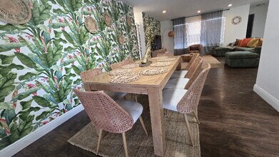 5700 NE 20th Ave in Fort Lauderdale, FL - Foto de edificio - Building Photo