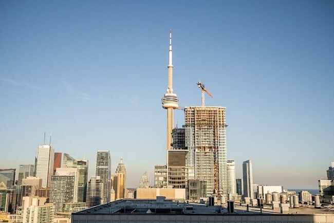 120 Fort York Blvd in Toronto, ON - Building Photo - Building Photo