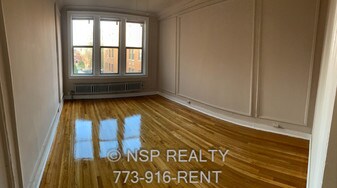 1373 W Estes Ave, Unit 3A in Chicago, IL - Building Photo