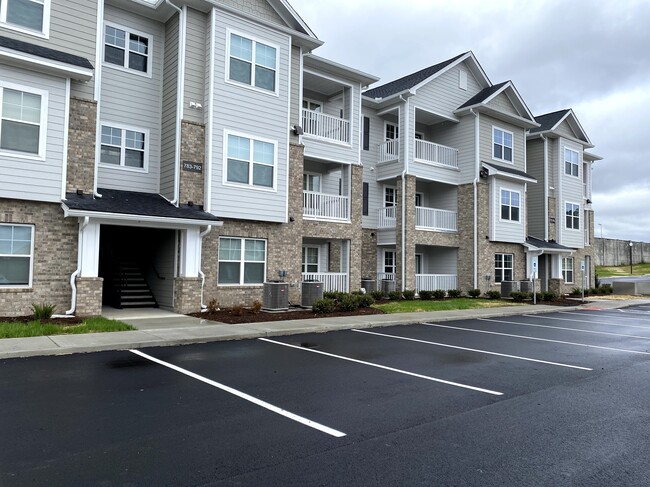 Graybrook and Graycroft in Madison, TN - Foto de edificio - Building Photo