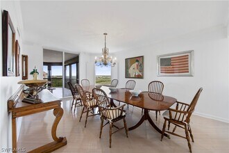 8473 Bay Colony Dr in Naples, FL - Building Photo - Building Photo