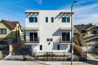 2234 Crenshaw Blvd in Los Angeles, CA - Building Photo - Building Photo