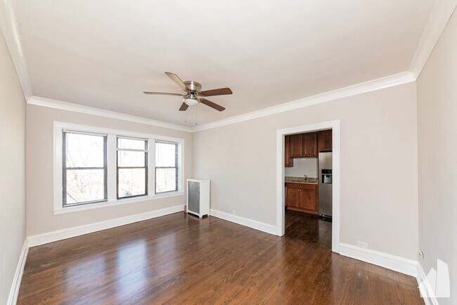 1835 W Winona St, Unit 2 in Chicago, IL - Foto de edificio - Building Photo