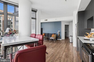 460 New York Ave NW in Washington, DC - Foto de edificio - Building Photo