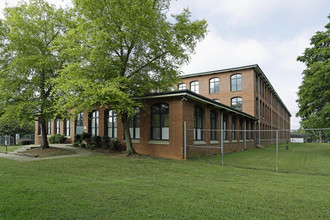 Foxridge Lofts Condominiums in Charlotte, NC - Building Photo - Building Photo