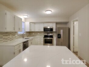 2336 Wynbrooke Blvd in Indianapolis, IN - Building Photo - Building Photo