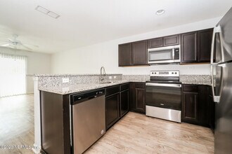 512 Eiseman Wy in Jacksonville, FL - Building Photo - Building Photo