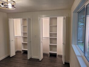 9029 Boulder Ln SE, Unit B in Olympia, WA - Foto de edificio - Building Photo