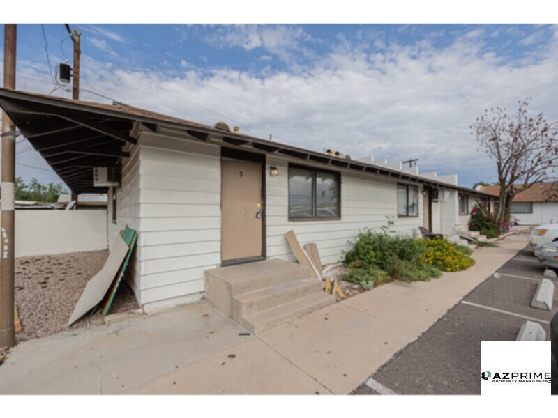 864 W Chandler Blvd in Chandler, AZ - Building Photo