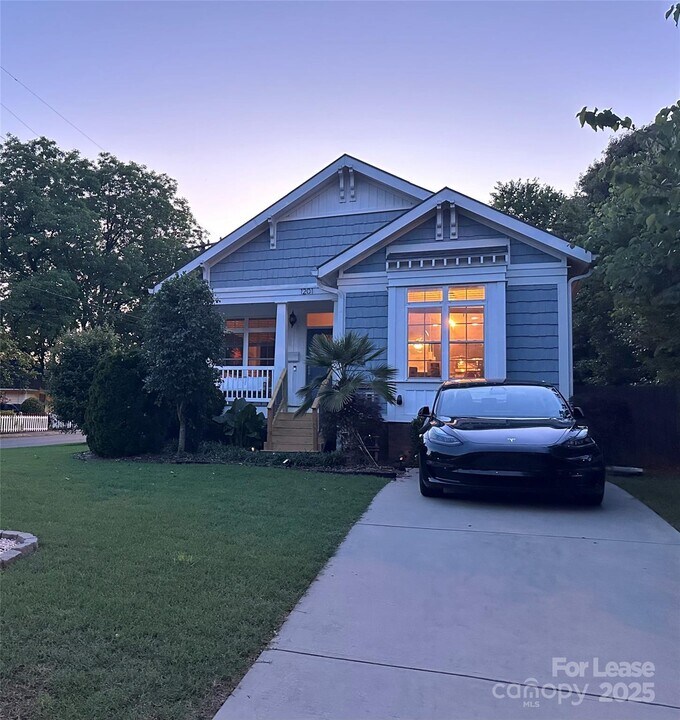 1201 Pegram St in Charlotte, NC - Building Photo