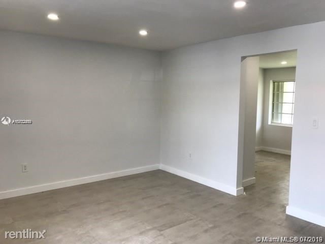 345 Michigan Ave-Unit -Apt 23 in Miami Beach, FL - Building Photo