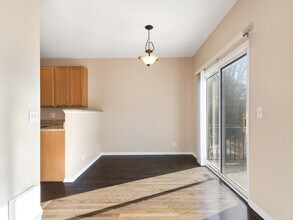 2295 Stoughton Dr in Aurora, IL - Building Photo - Building Photo