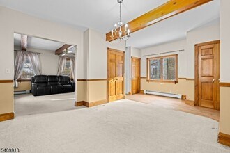 147 Millbrook Ave in Randolph, NJ - Foto de edificio - Building Photo