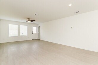 437 Payton Pl in Marion, TX - Building Photo - Building Photo