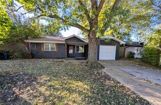 414 Sunnyside Pl in Edmond, OK - Building Photo