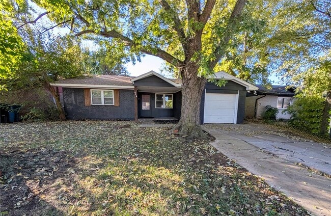 property at 414 Sunnyside Pl