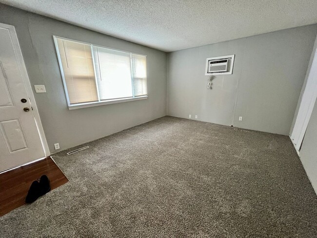 4433 N Tracy Ave in Kansas City, MO - Building Photo - Building Photo