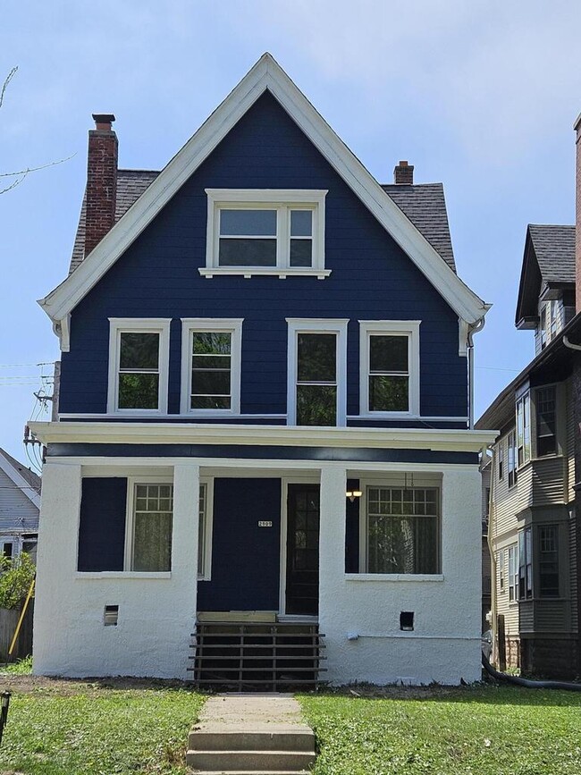 2909 N Farwell Ave in Milwaukee, WI - Building Photo - Building Photo