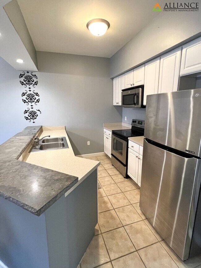 2211 College Ave in Manhattan, KS - Building Photo - Building Photo