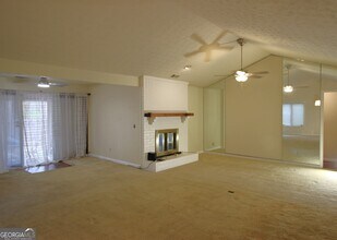 1517 Stoneleigh Way in Stone Mountain, GA - Building Photo - Building Photo