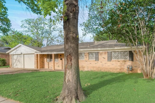 5304 Susan Lee Ln in North Richland Hills, TX - Building Photo - Building Photo