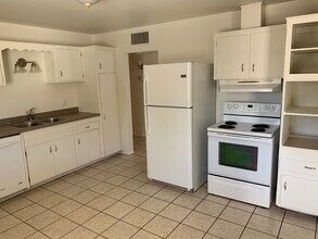 1104 W Elna Rae St in Tempe, AZ - Building Photo - Building Photo