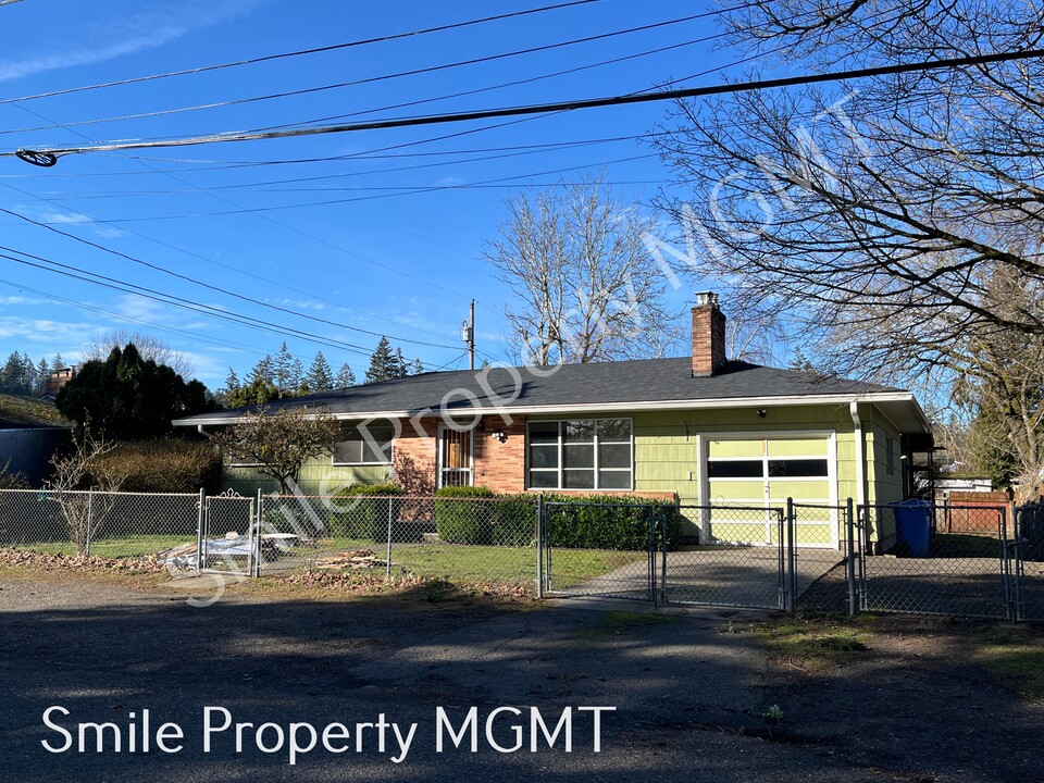 3411 SE 160th Ave in Portland, OR - Building Photo