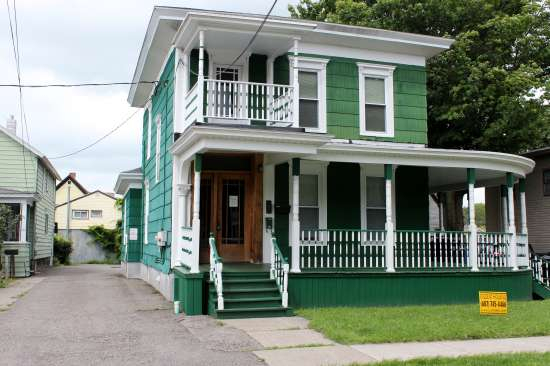 26 Lincoln Ave, Unit Downstairs  6 bed in Cortland, NY - Building Photo