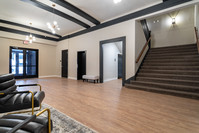 122 W Hill St in Champaign, IL - Building Photo - Interior Photo