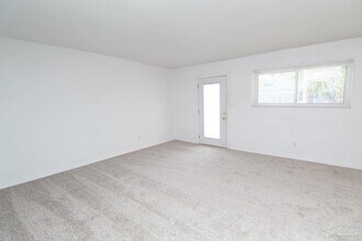 710 Scenic Hwy, Unit 223 in Pensacola, FL - Foto de edificio - Building Photo