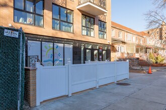 105-25 65th Rd in Forest Hills, NY - Building Photo - Building Photo