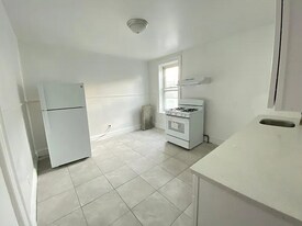 362 E 198th St in Bronx, NY - Building Photo