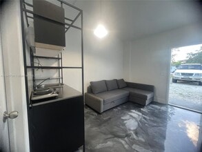1824 NW 49th St in Miami, FL - Building Photo - Building Photo