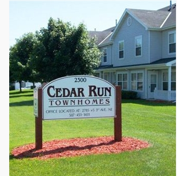 Cedar Run Townhomes in Owatonna, MN - Foto de edificio - Building Photo