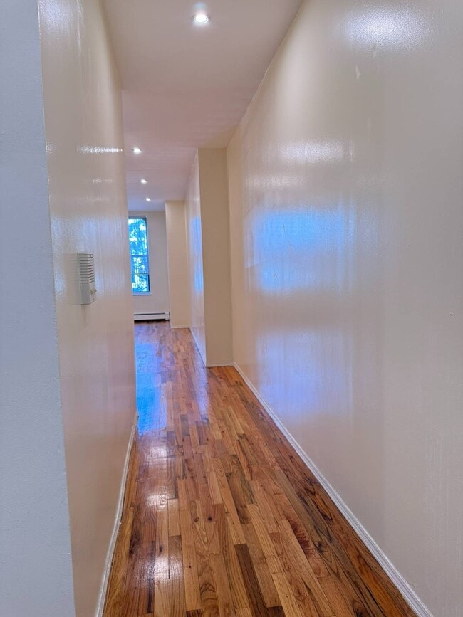 property at 910 Hancock St
