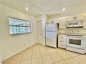 709 Landover Cir in Naples, FL - Building Photo - Building Photo