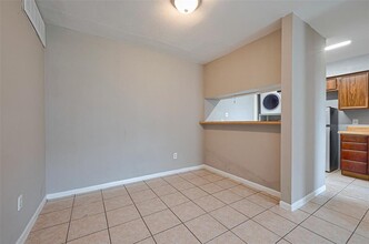 9090 S Braeswood Blvd in Houston, TX - Building Photo - Building Photo