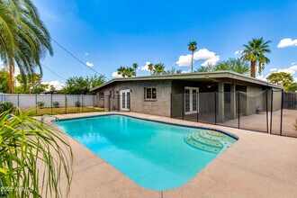 3707 E Laurel Ln in Phoenix, AZ - Building Photo - Building Photo