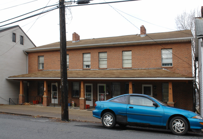 131-133 1/2 E Logan St in Bellefonte, PA - Building Photo - Building Photo