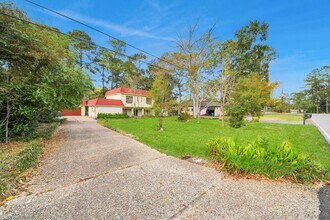 17 Winged Foot Dr in Conroe, TX - Building Photo - Building Photo