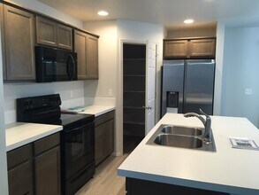 8349 E Dutchman St in Nampa, ID - Building Photo - Building Photo