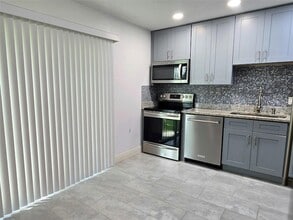 110 Mariann Ln in Edgewater, FL - Building Photo - Building Photo