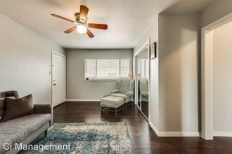 5114 Columbia Ave-Unit -Apt 207 in Dallas, TX - Building Photo - Building Photo